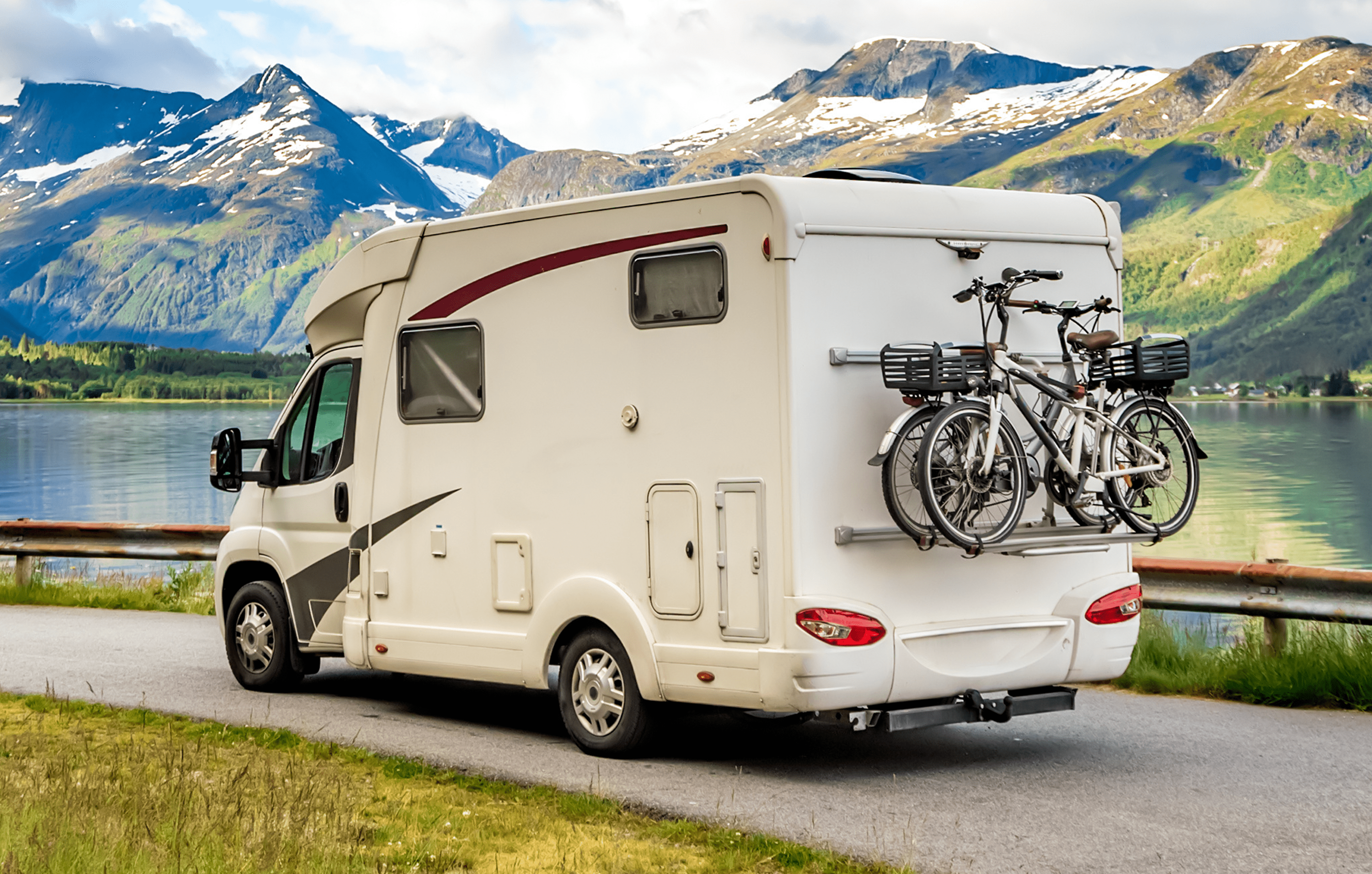 Camping-car avec porte-vélos